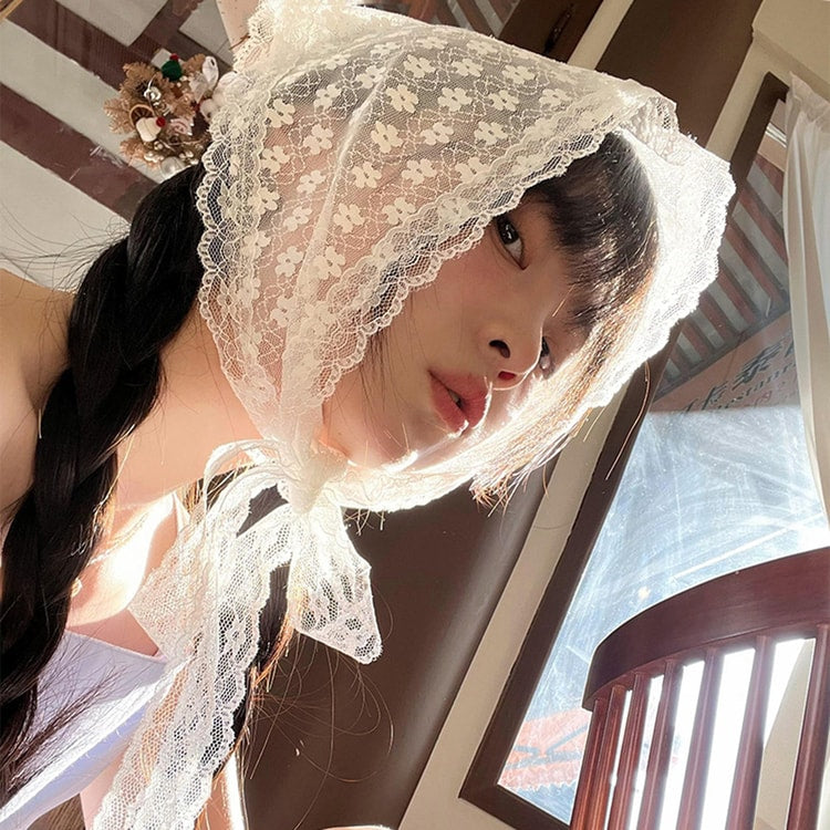 Elegant White Lace Triangle Scarf Floral Breathable Fashion Headscarf for Travel and Photography