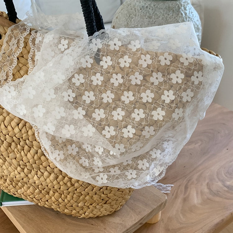 Elegant White Lace Triangle Scarf Floral Breathable Fashion Headscarf for Travel and Photography